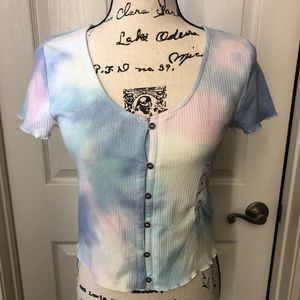 SO multi-colored button cropped shirt NWT, medium